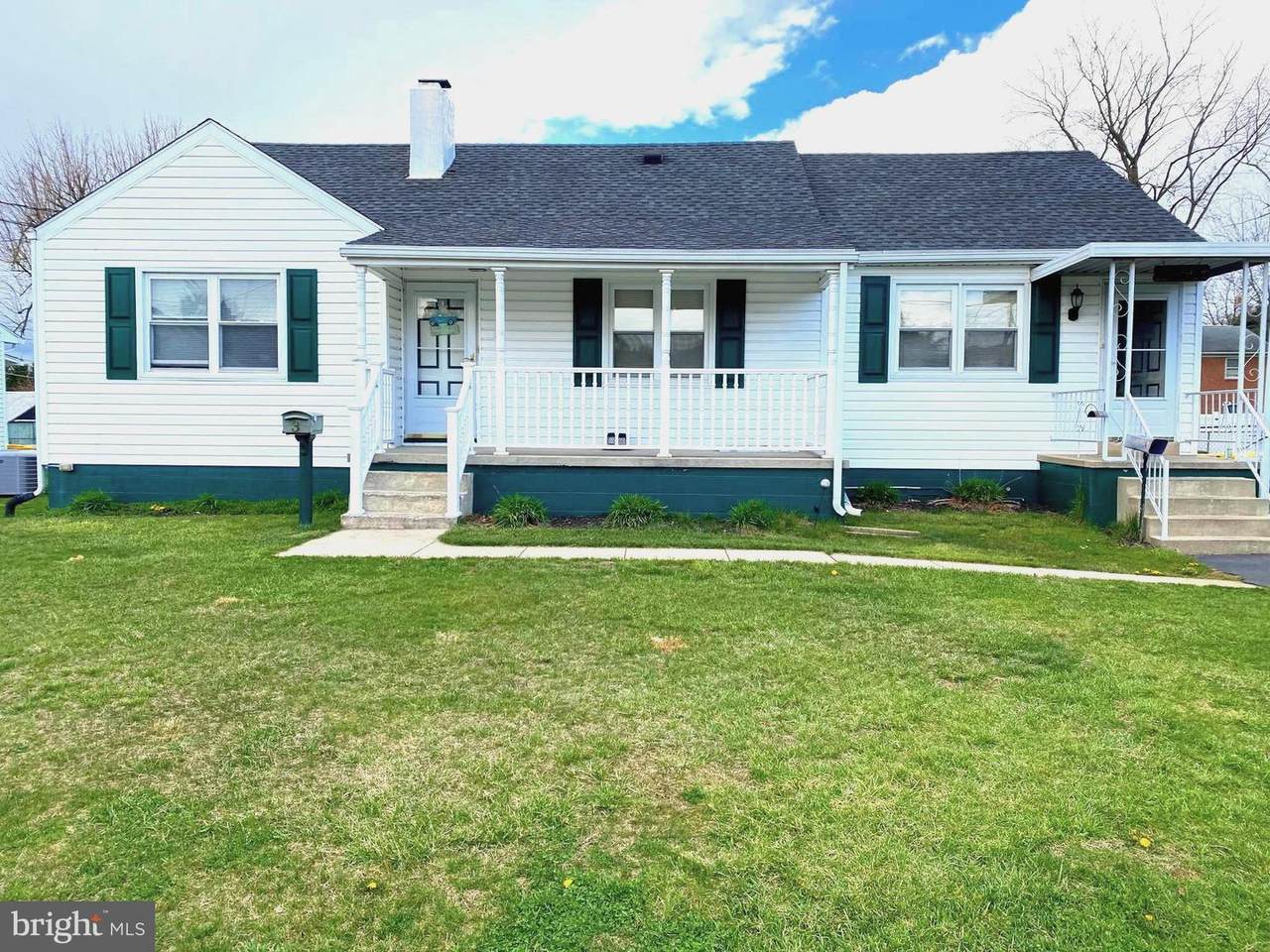 3 Ford Avenue - Photo 1