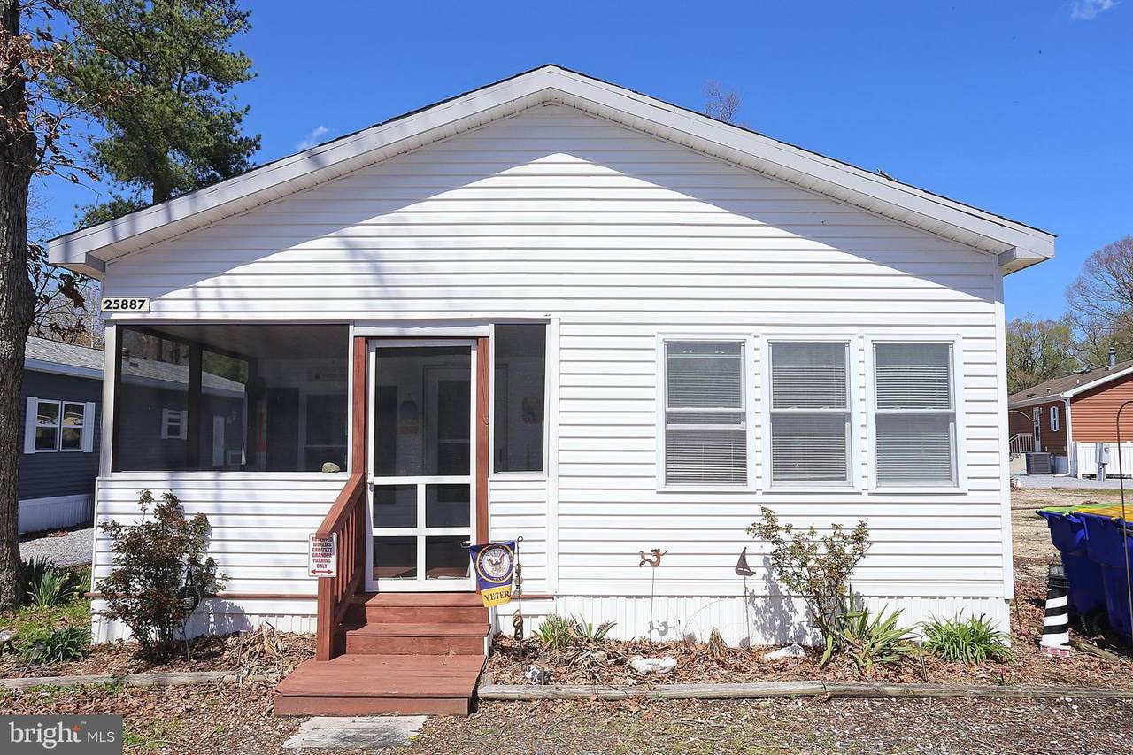 25887 American Street - Photo 1