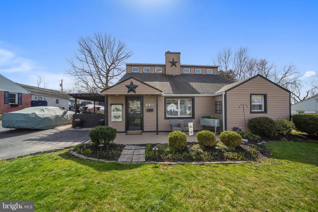 816 Cherry Lane - Photo 1