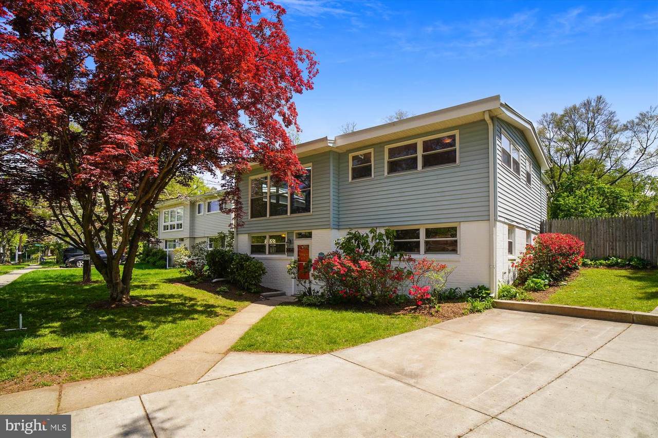3904 Denfeld Avenue - Photo 1