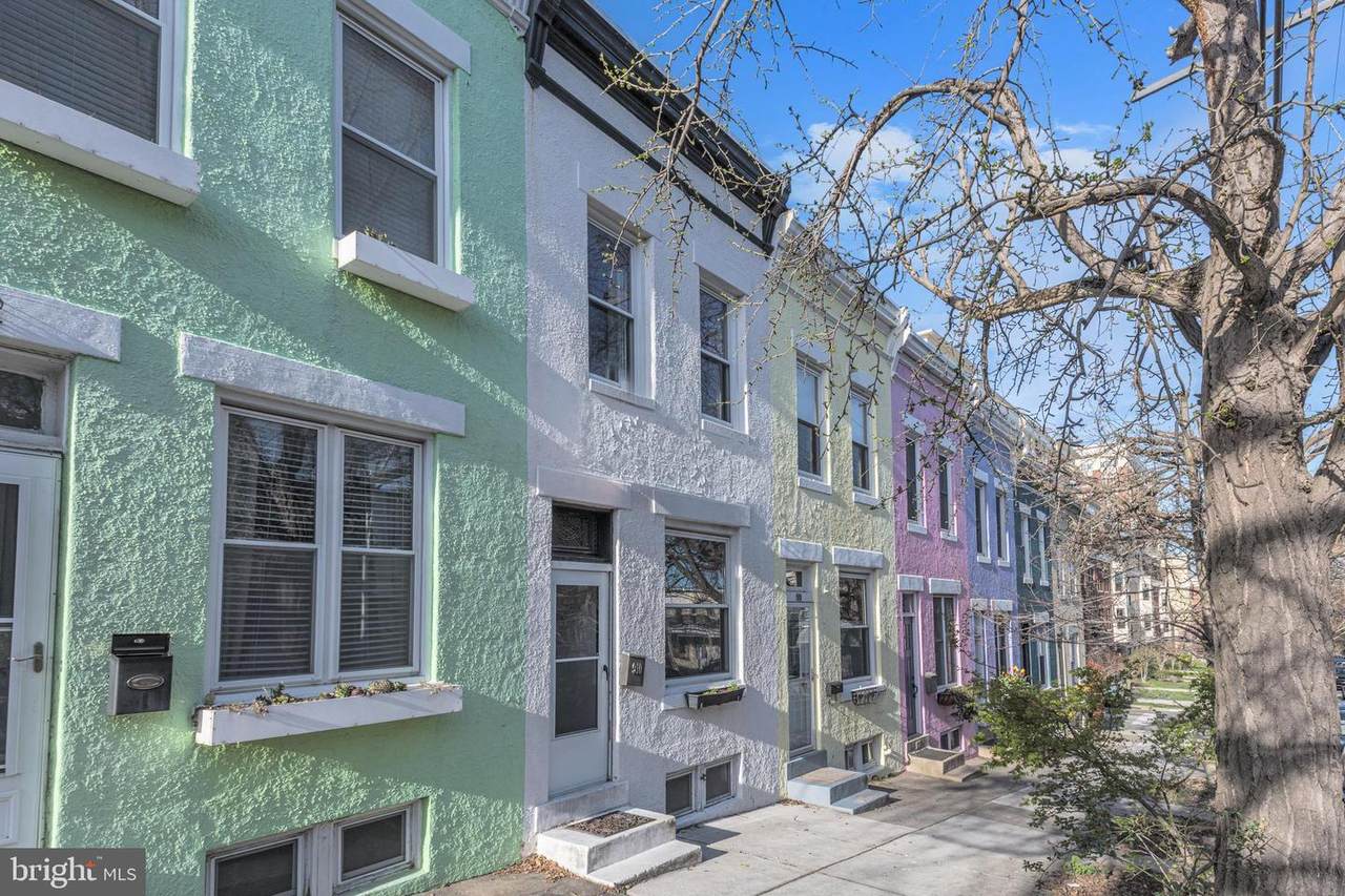 910 38TH Street - Photo 1