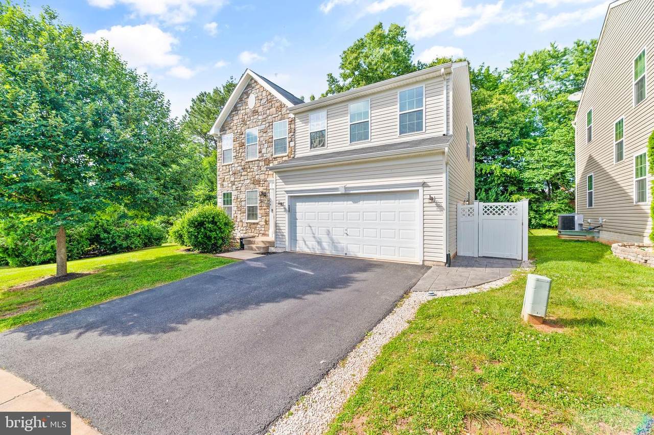 176 King Edward Court - Photo 1
