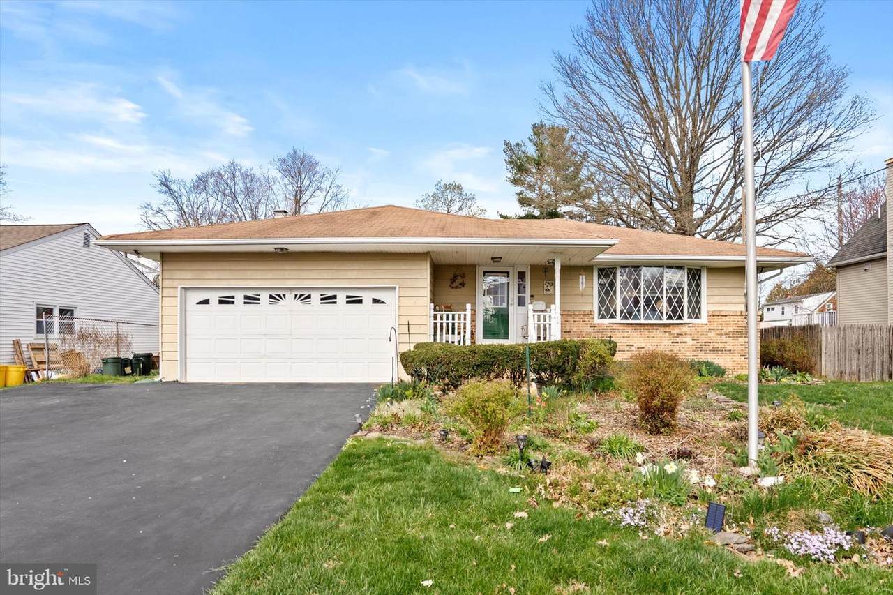 207 Shady Lane - Photo 1