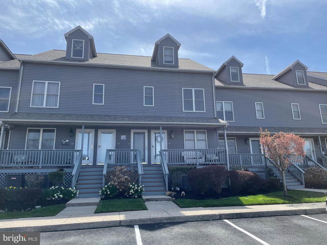 99 Isle Drive - Photo 1