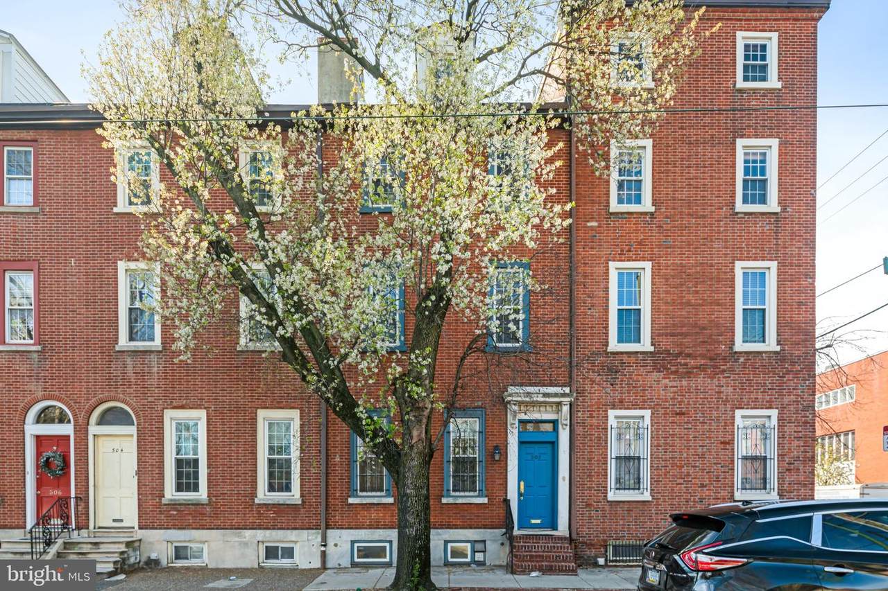502 11TH Street - Photo 1