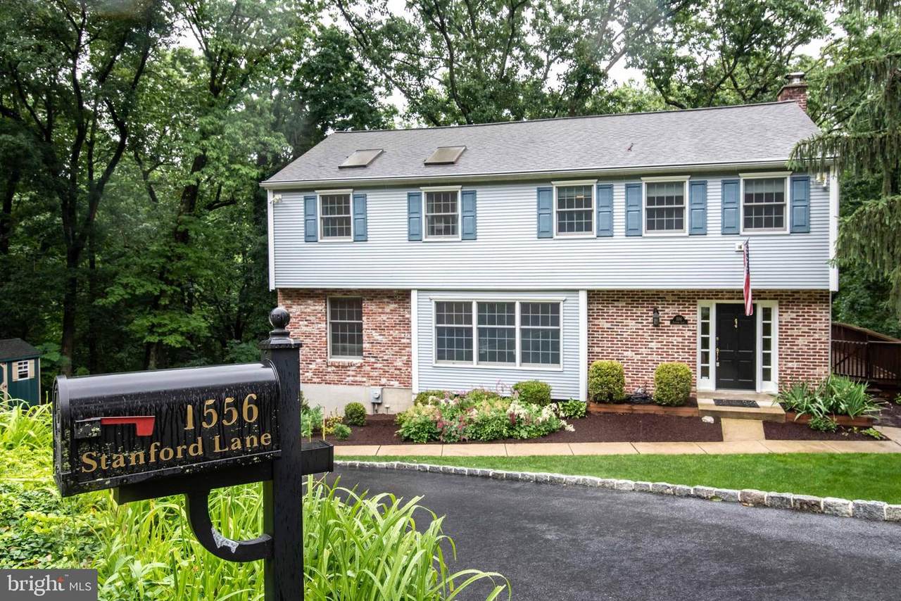 1556 Stanford Lane - Photo 1