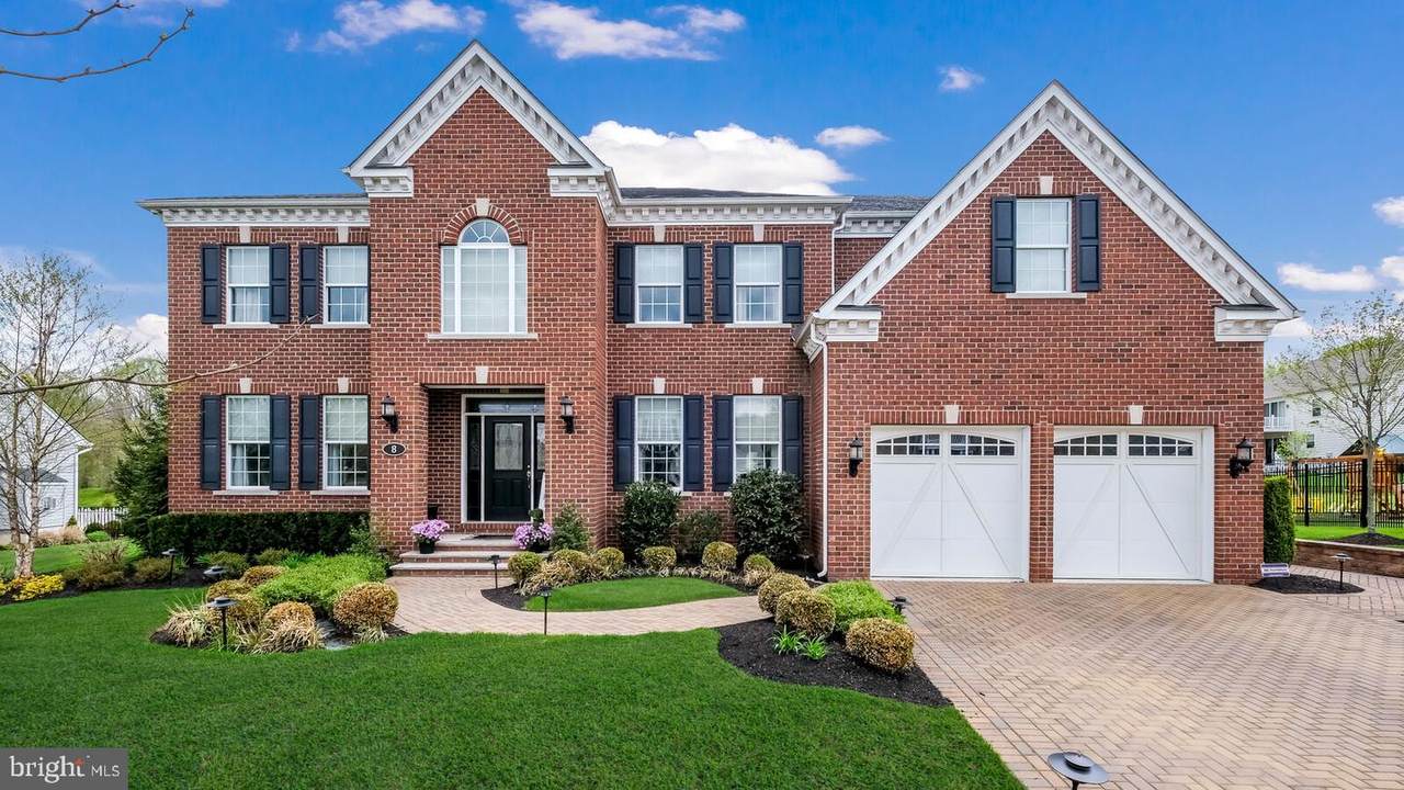 8 Greenway Drive - Photo 1