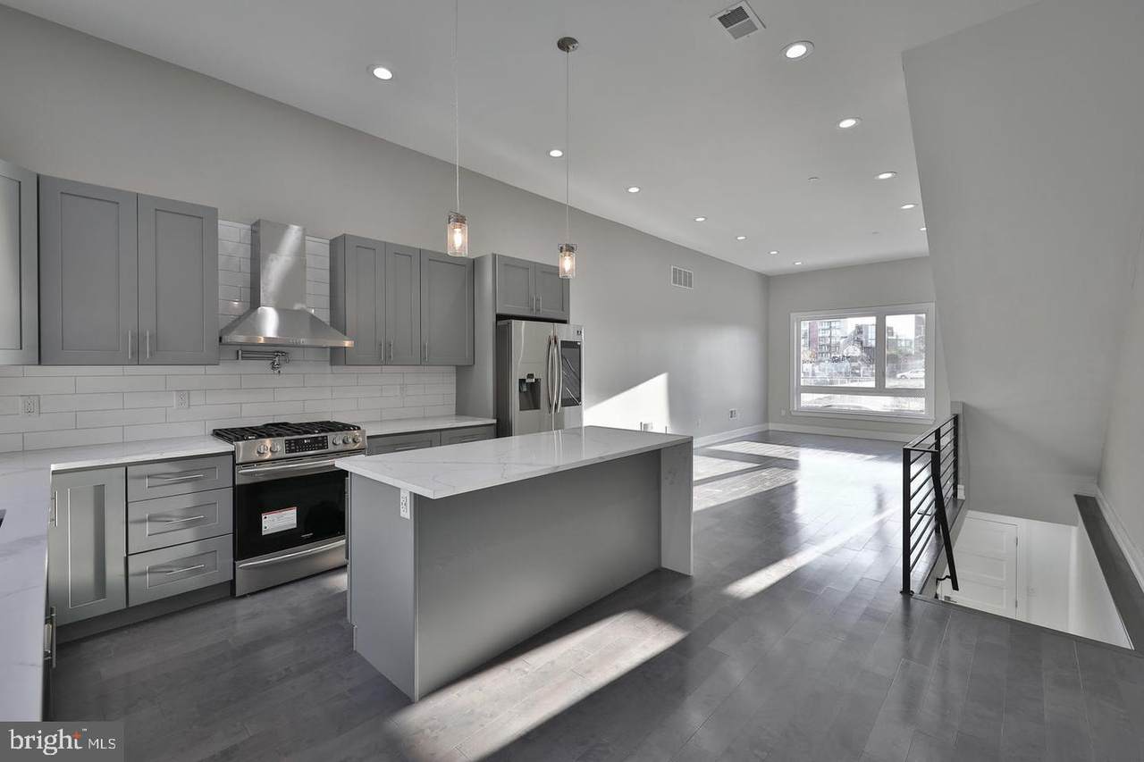 1123 Hancock Street - Photo 1