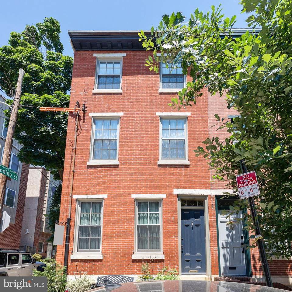 223 Carpenter Street - Photo 1