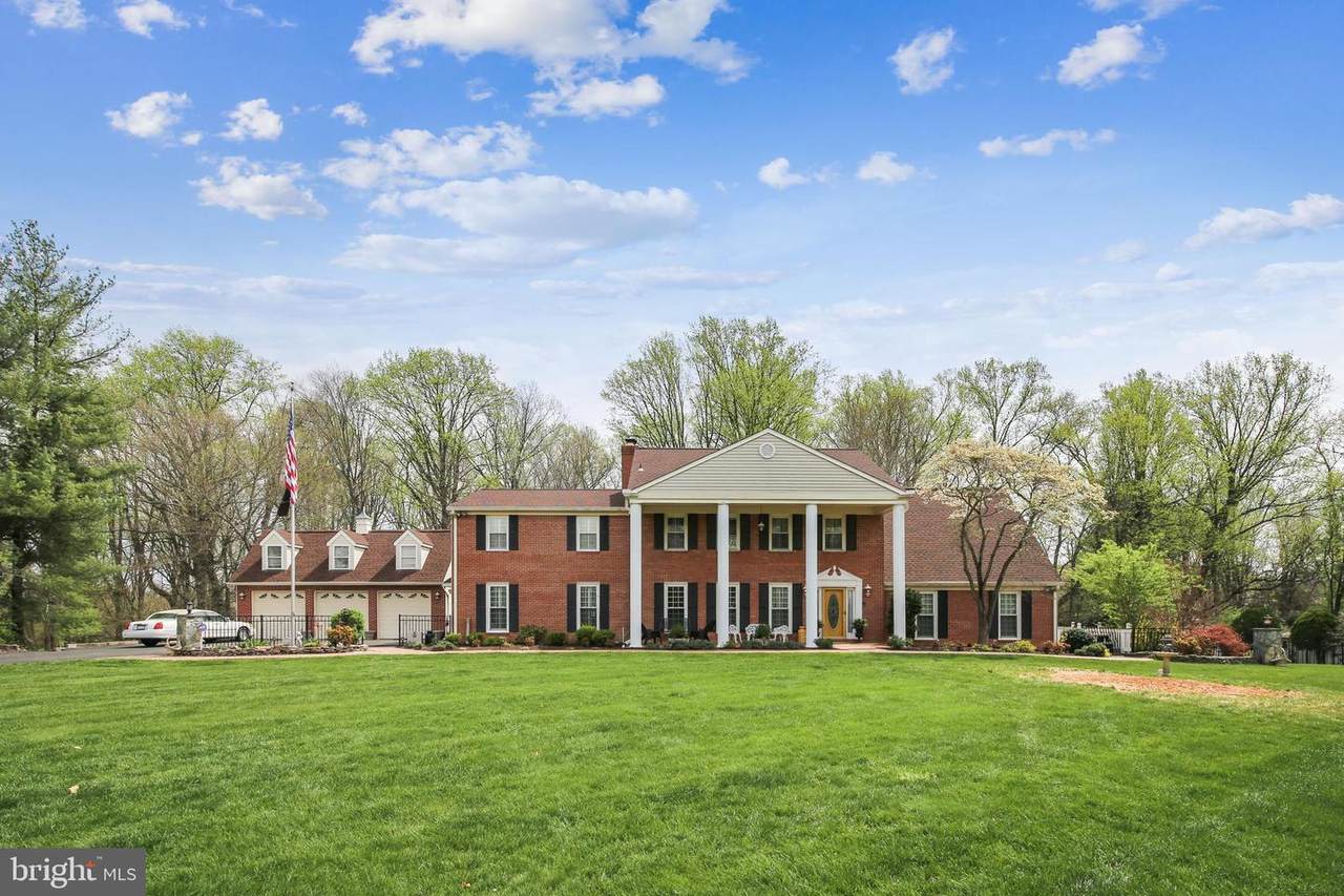 10511 Hunting Crest Lane - Photo 1