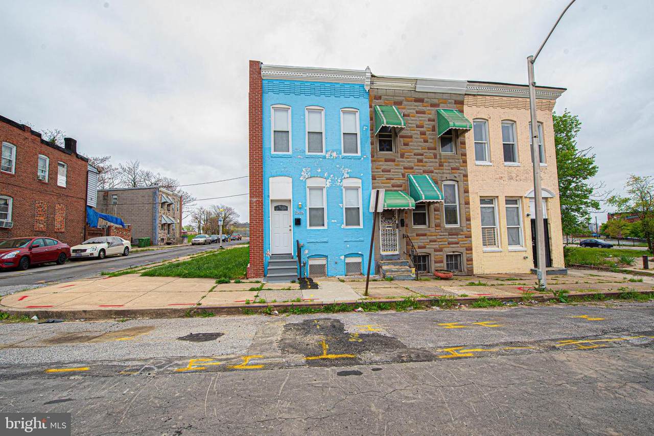 2305 Lafayette Avenue - Photo 1