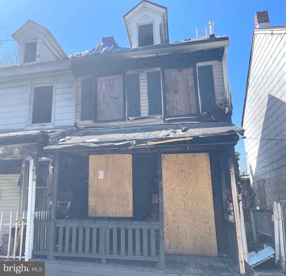 1332 13TH Street - Photo 1