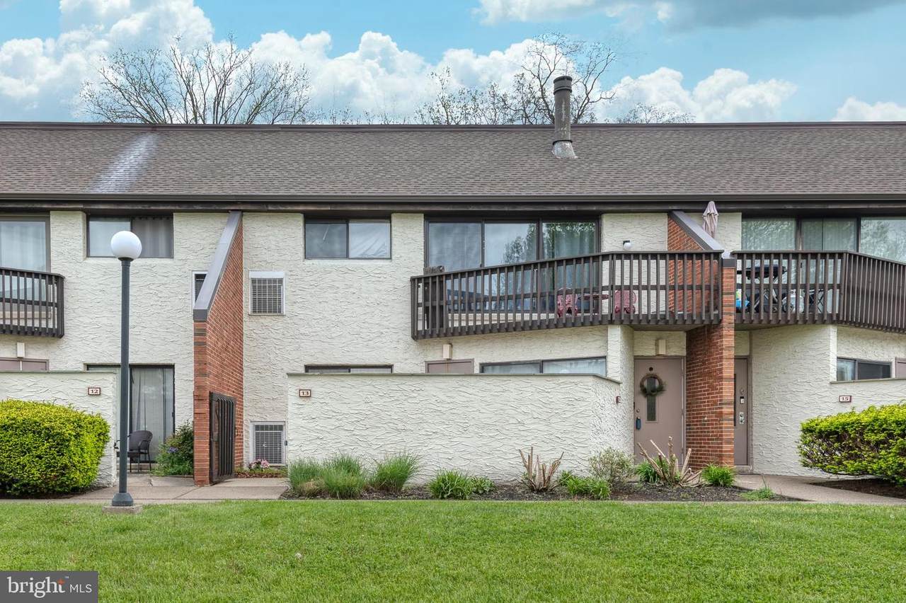 1071 Lancaster Boulevard - Photo 1