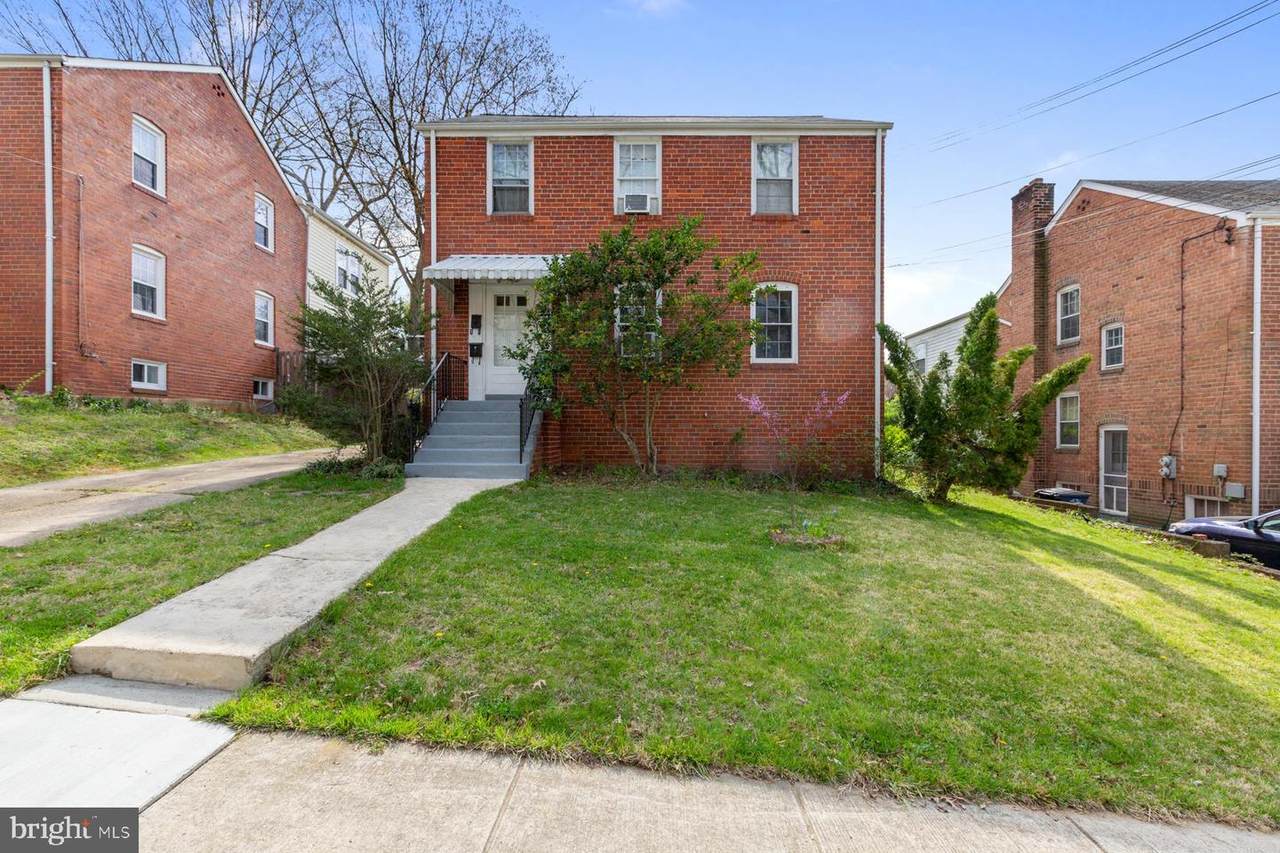 5705 36TH Avenue - Photo 1