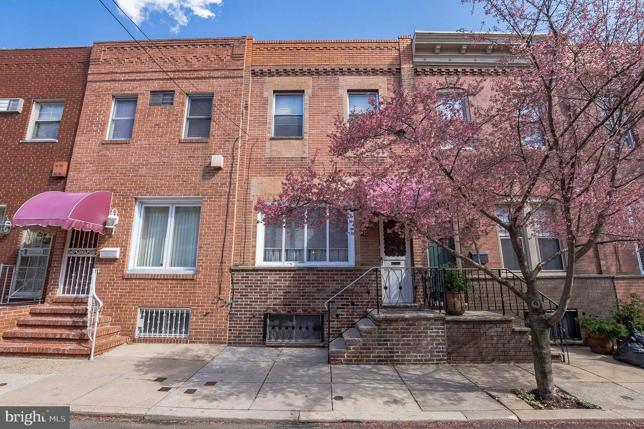 2421 Woodstock Street - Photo 1