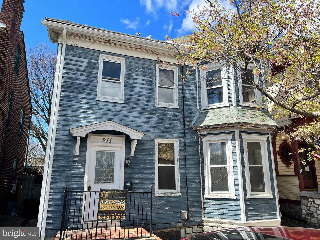 211 Maple Avenue - Photo 1