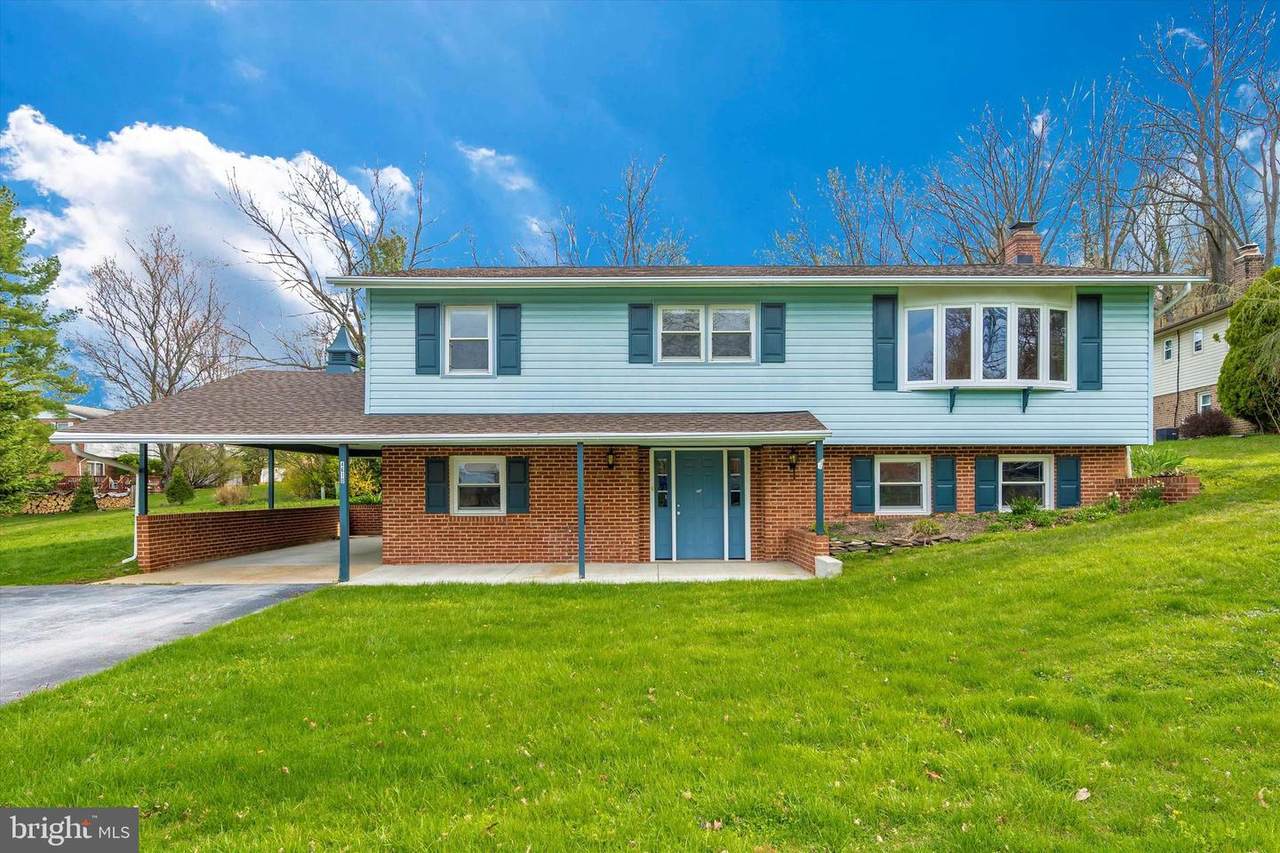 4610 Pinewood Trail - Photo 1