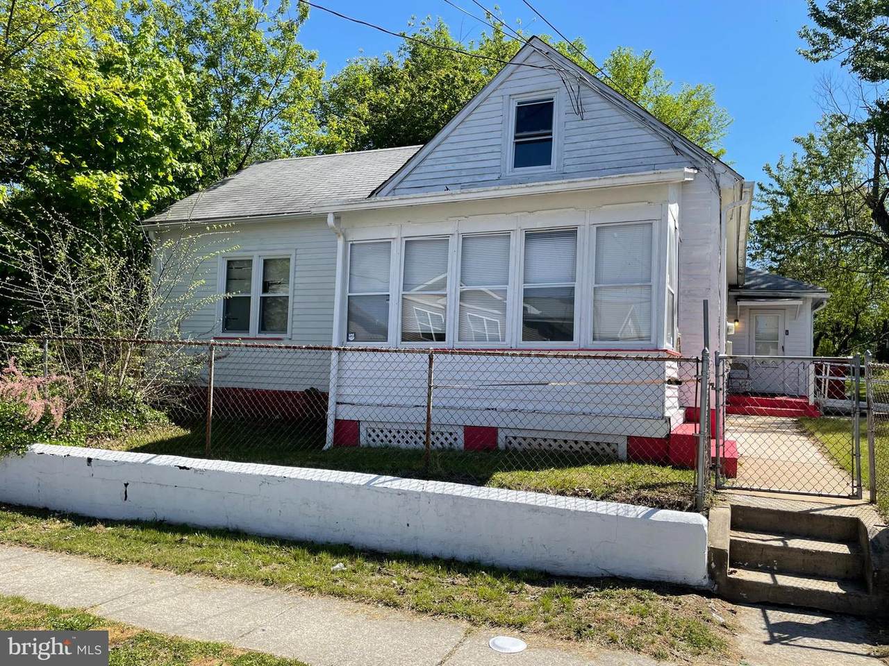 159 Pine Street - Photo 1