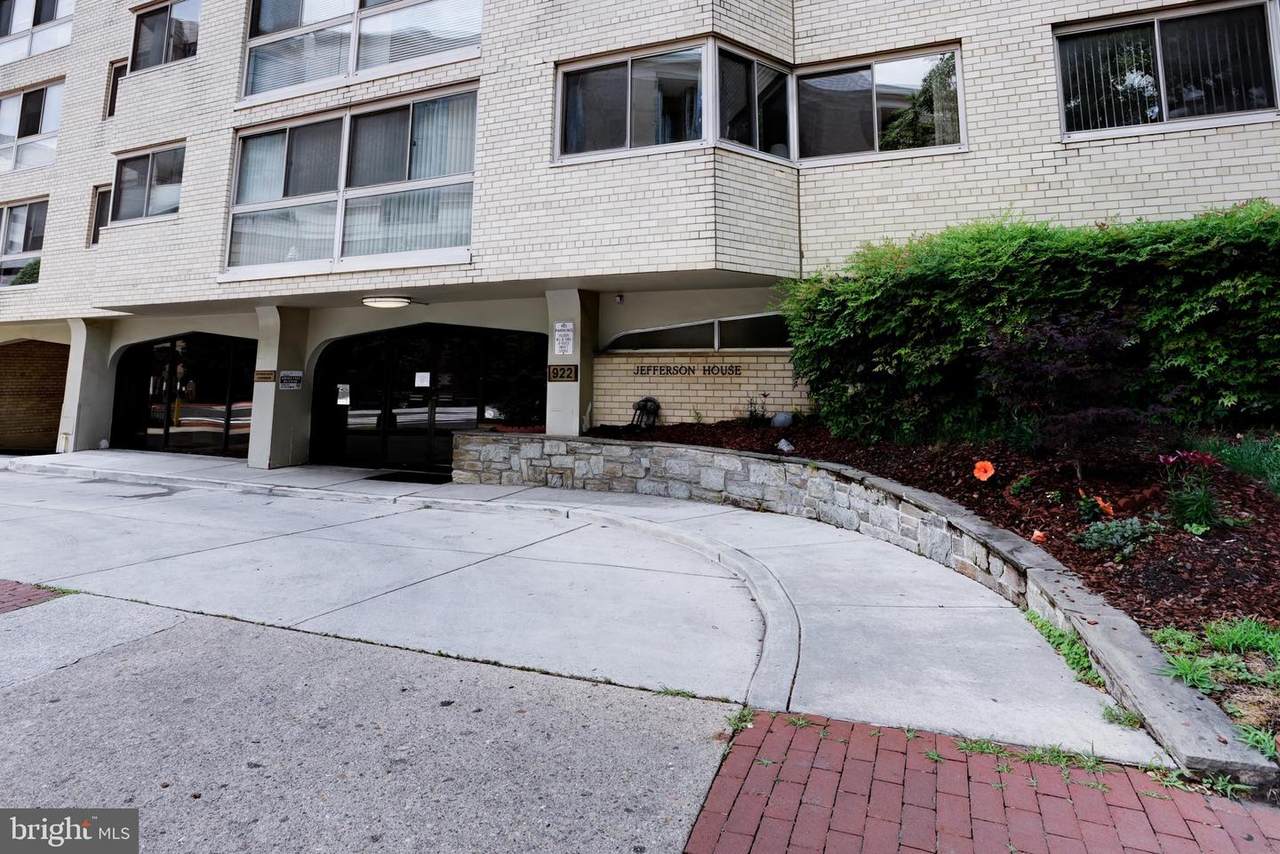 922 24TH Street - Photo 1