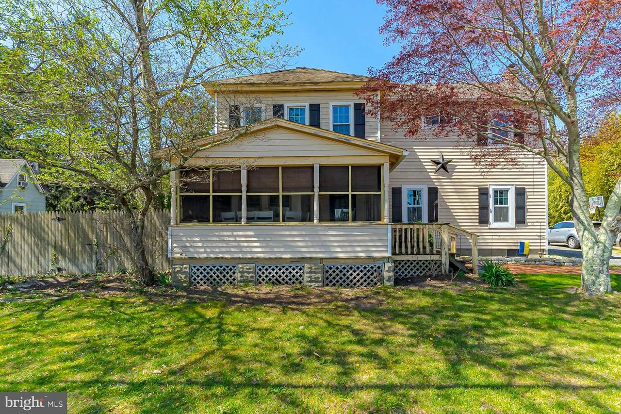 33 Maple Avenue - Photo 1