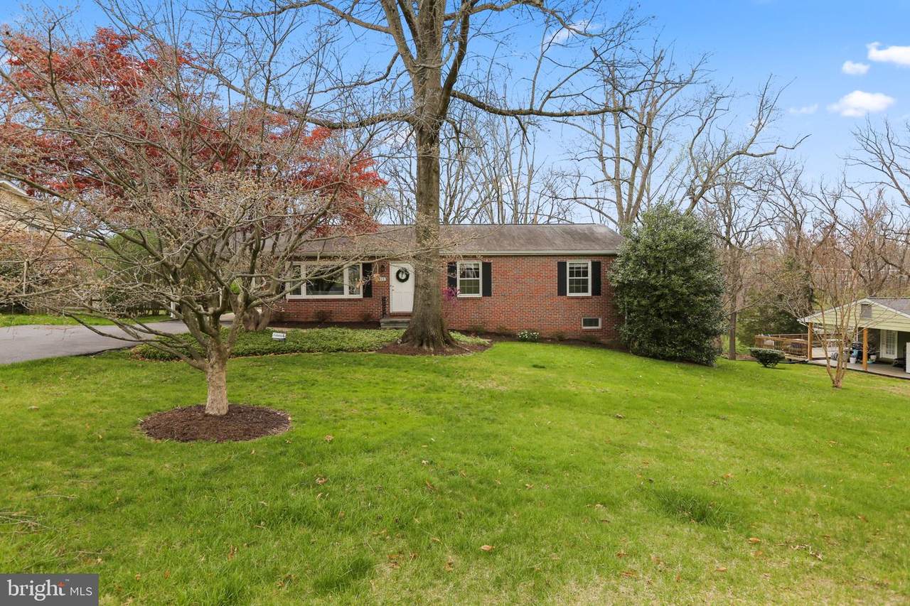 9012 Dunloggin Road - Photo 1