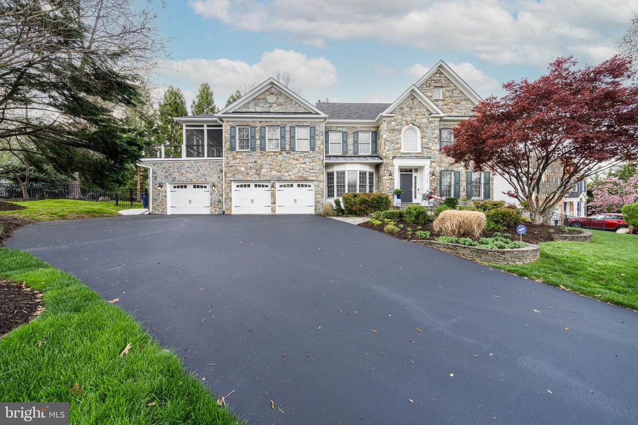 10124 Leakane Court - Photo 1