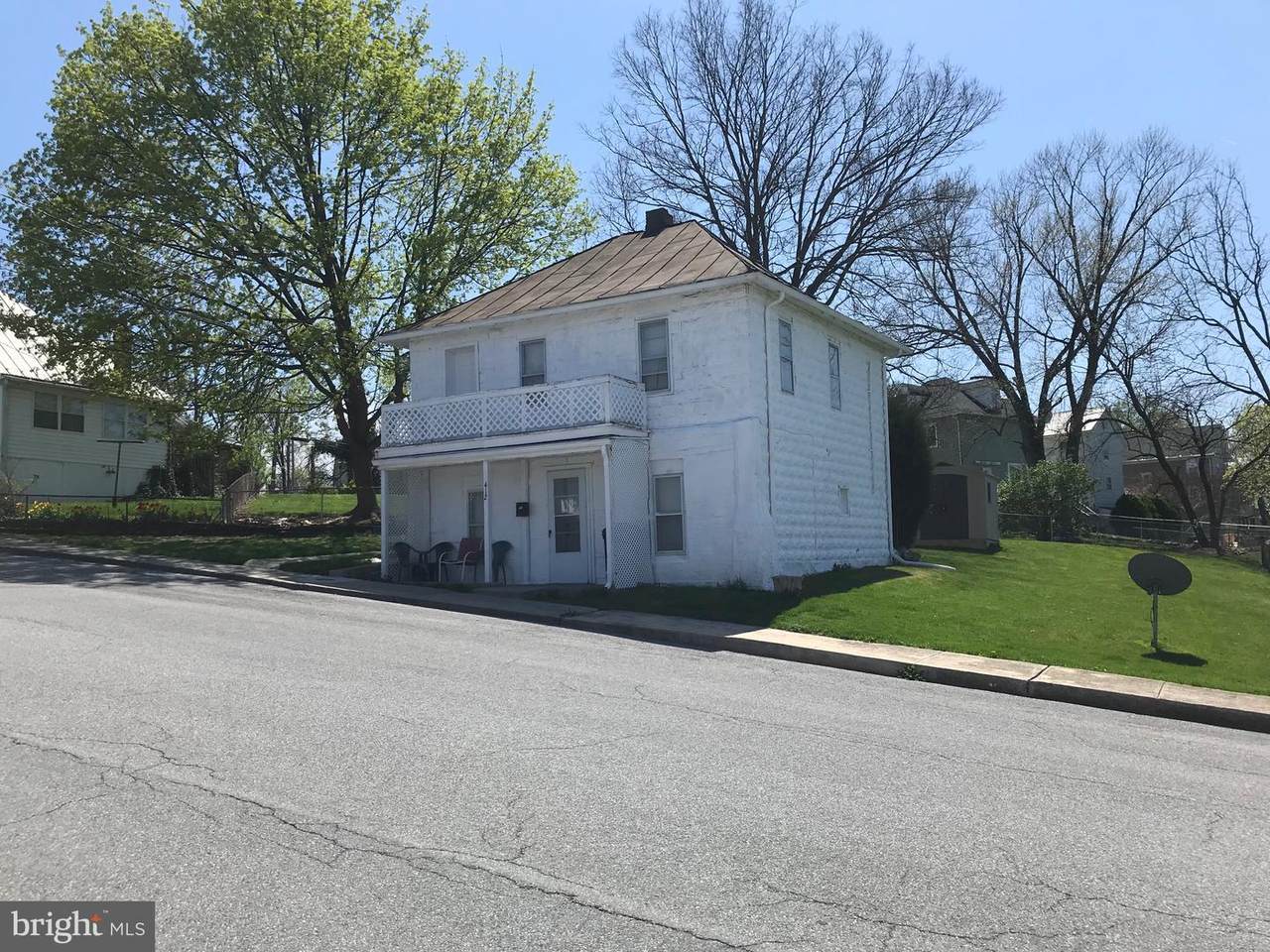412 & 412 1/2 East Stephen - Photo 1