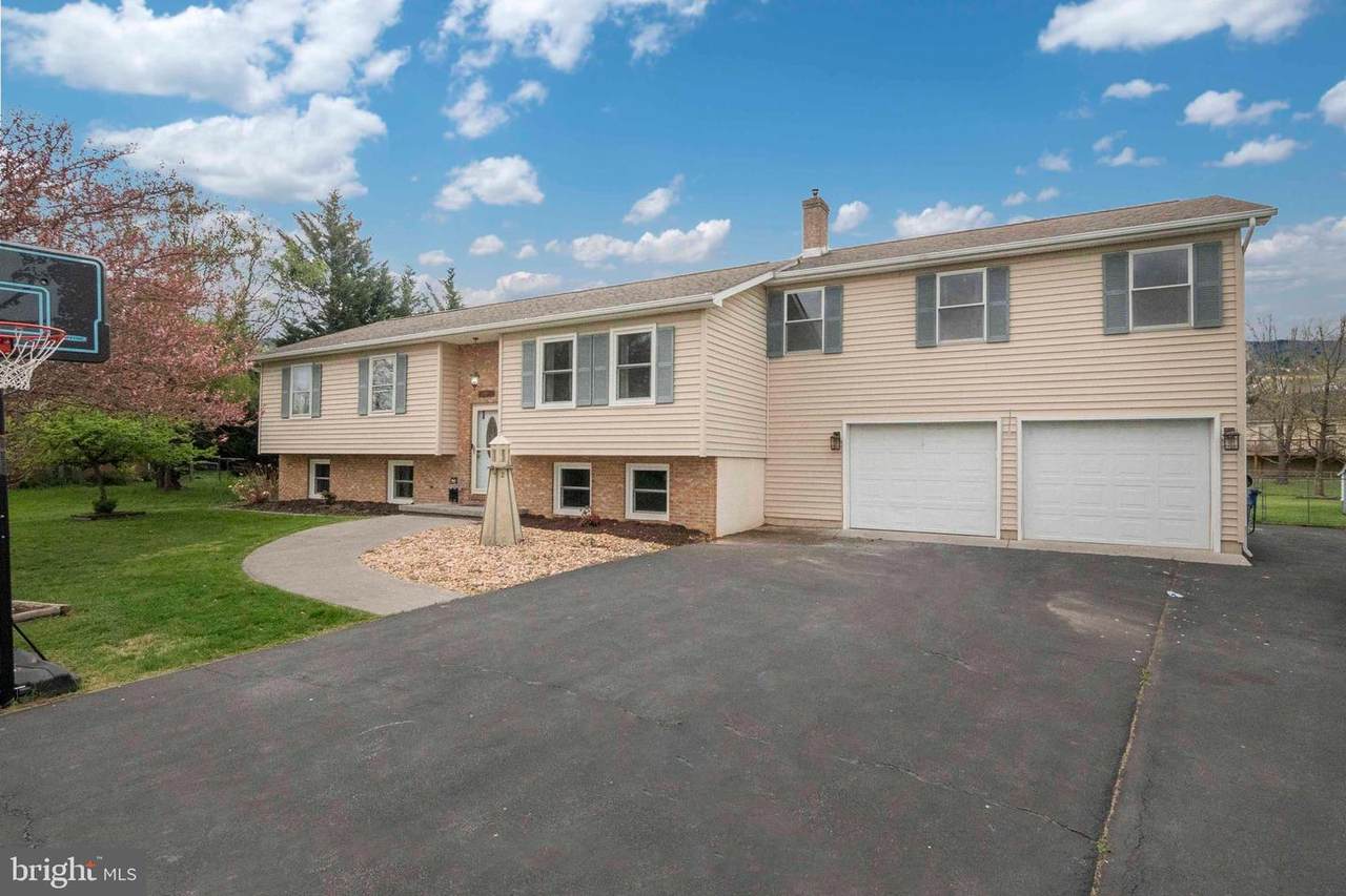 109 Essex Circle - Photo 1