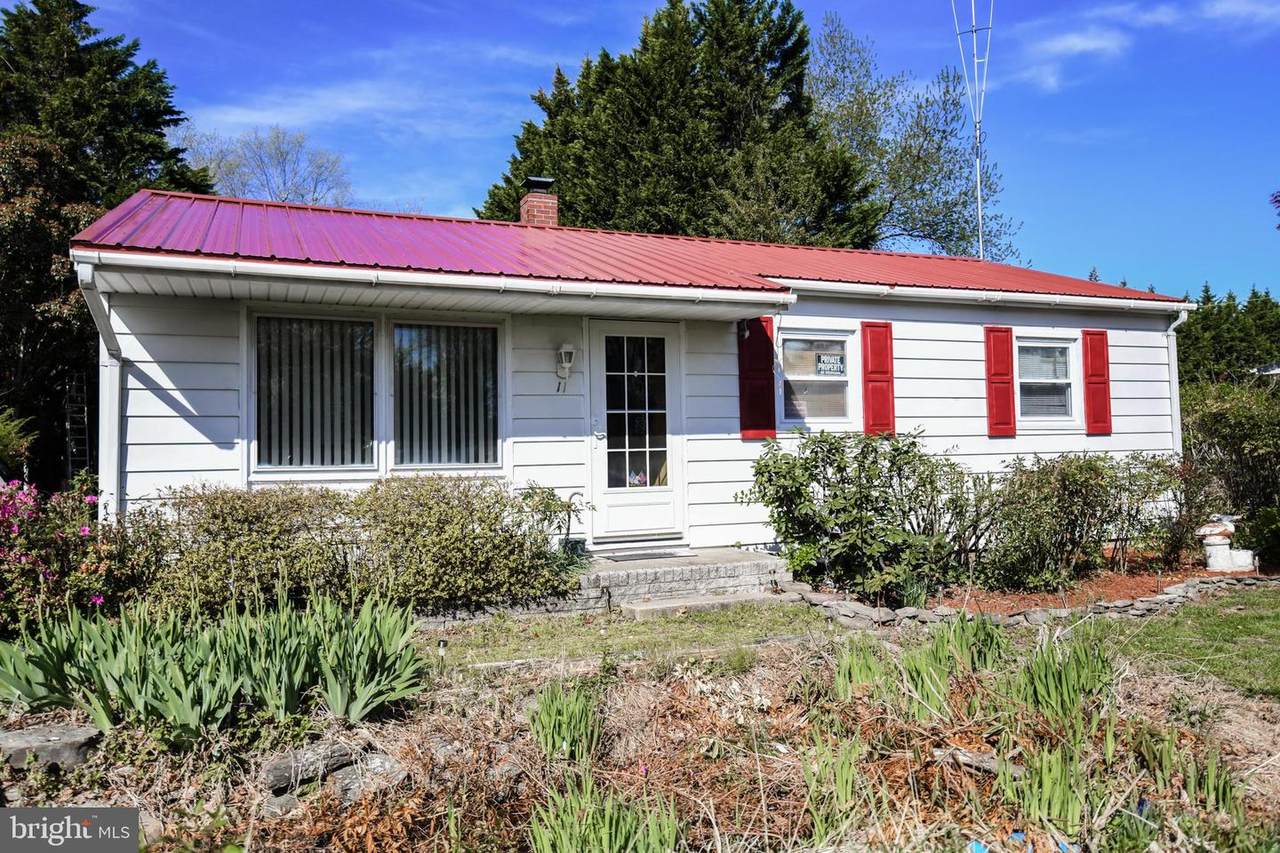 11 Maple Avenue - Photo 1