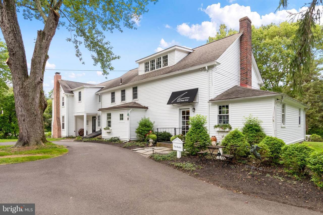 2481 River Road - Photo 1