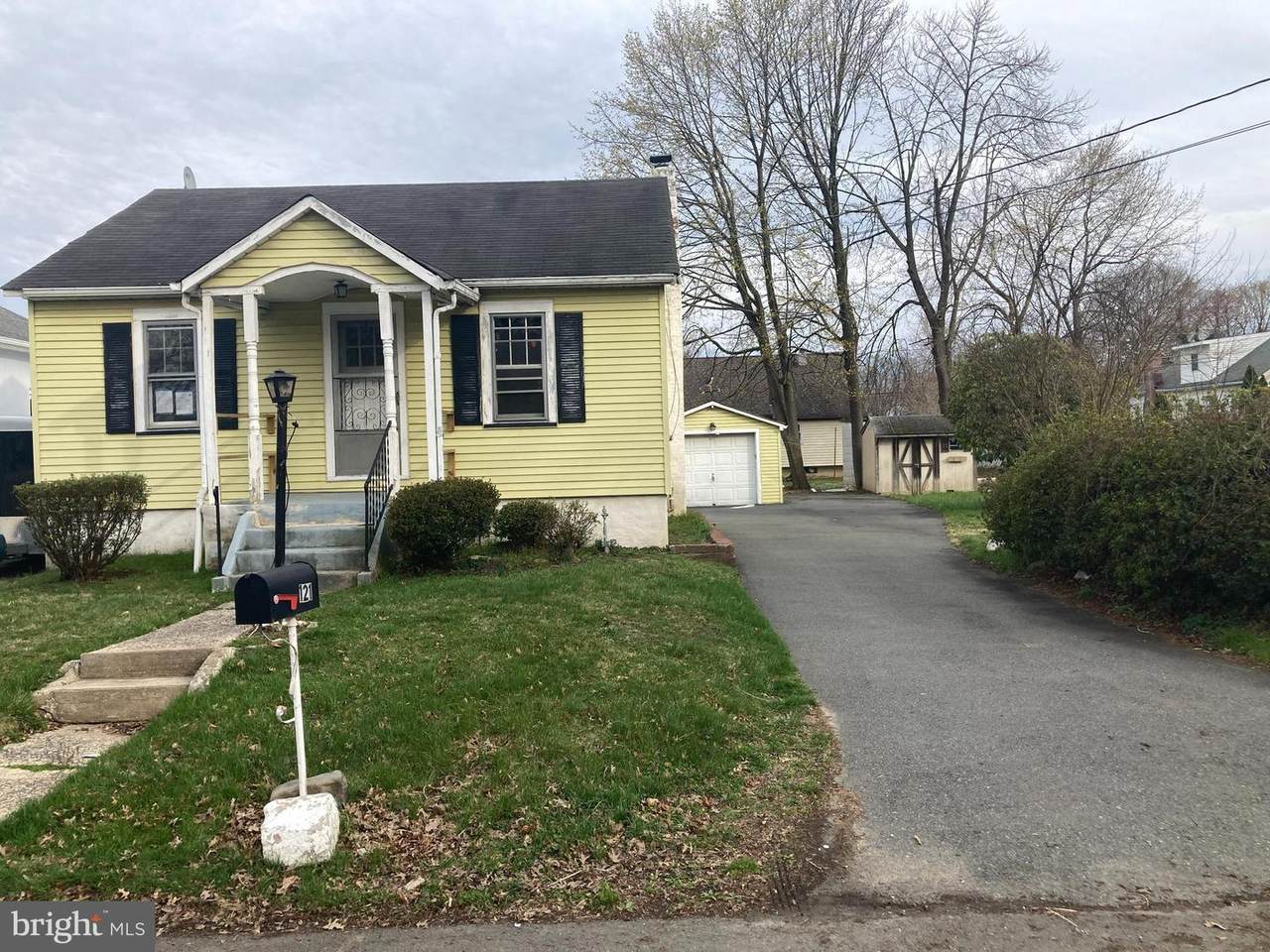 121 Keswick Avenue - Photo 1