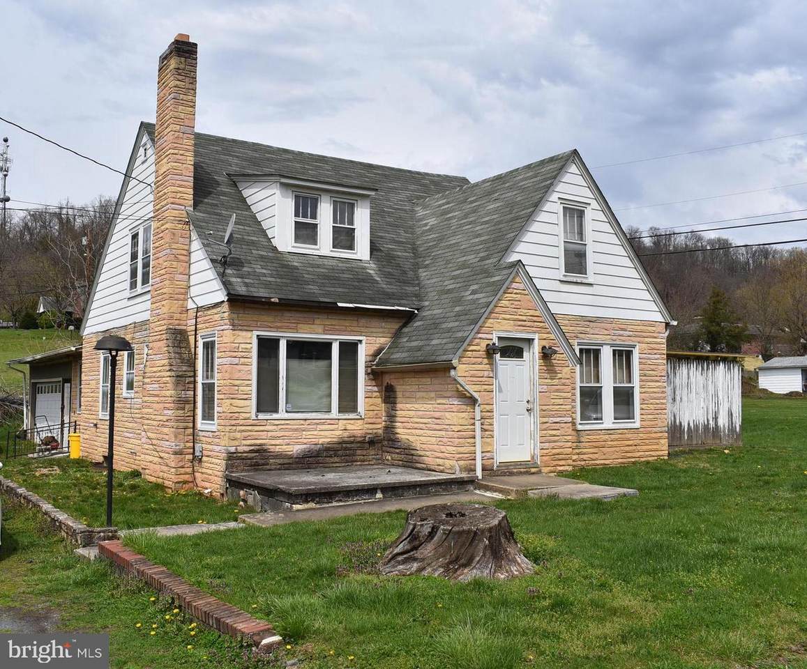245 Pennsylvania Avenue - Photo 1