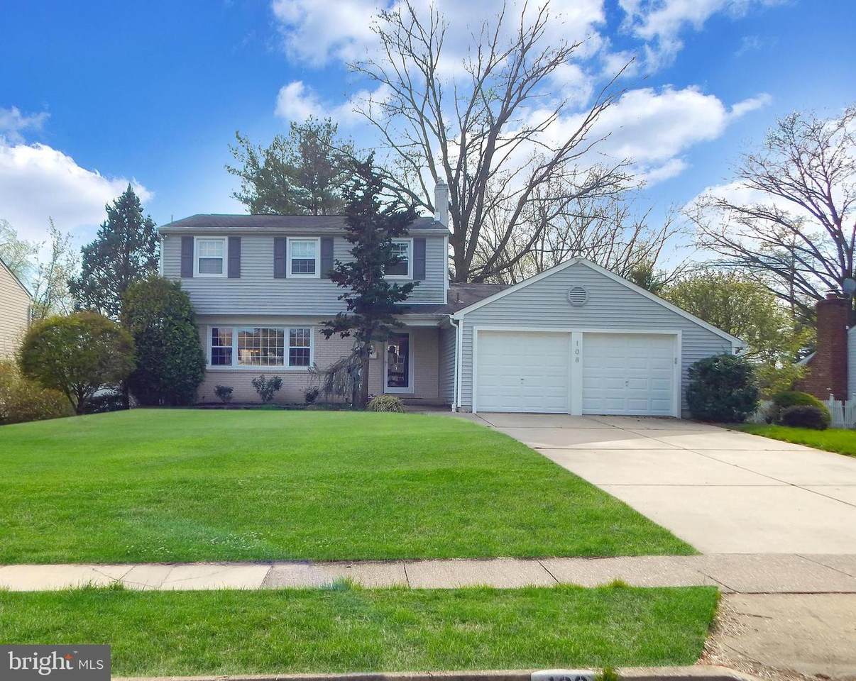 108 Henfield Avenue - Photo 1
