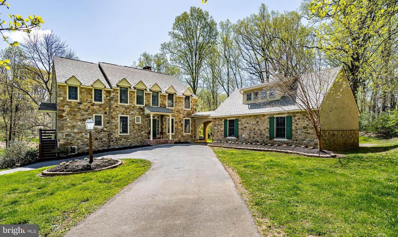 368 Merlin Road - Photo 1
