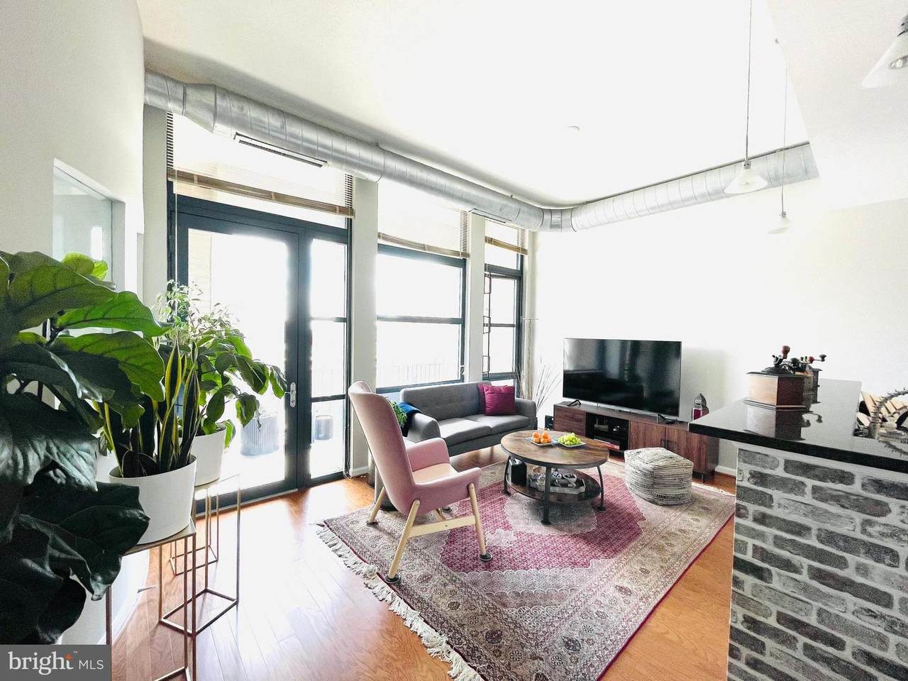 1390 Kenyon Street - Photo 1