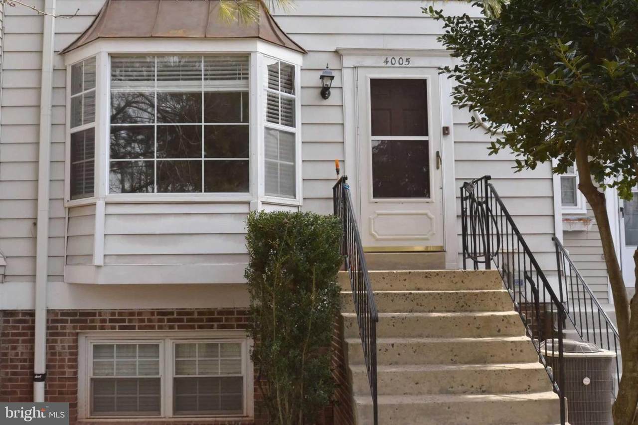 4005 Summer Hollow Court - Photo 1