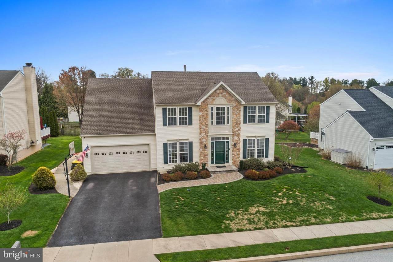 404 Brookside Drive - Photo 1