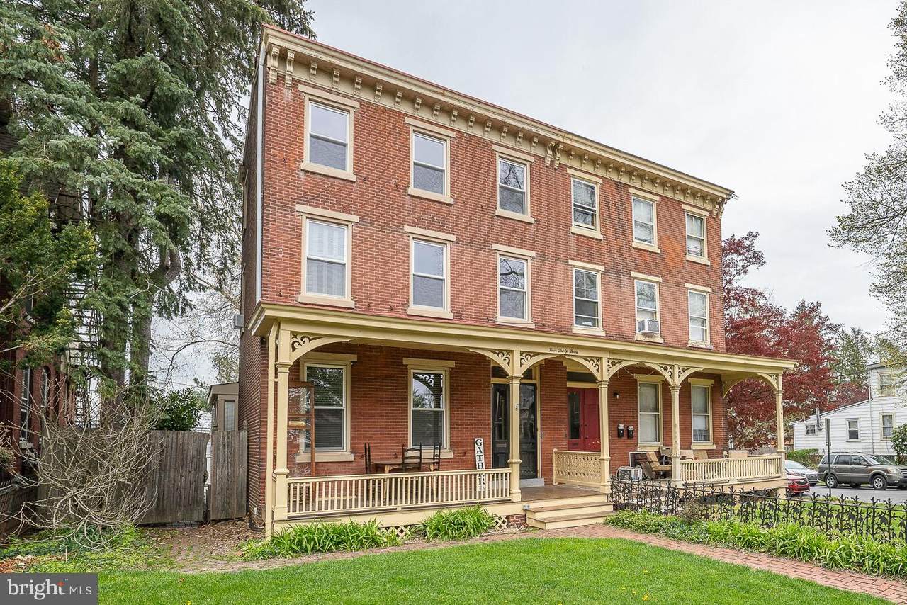 433 Walnut Street - Photo 1