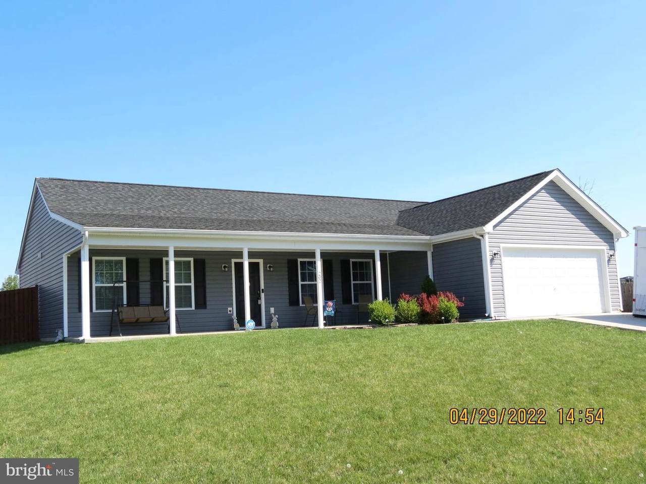 202 Melville Drive - Photo 1