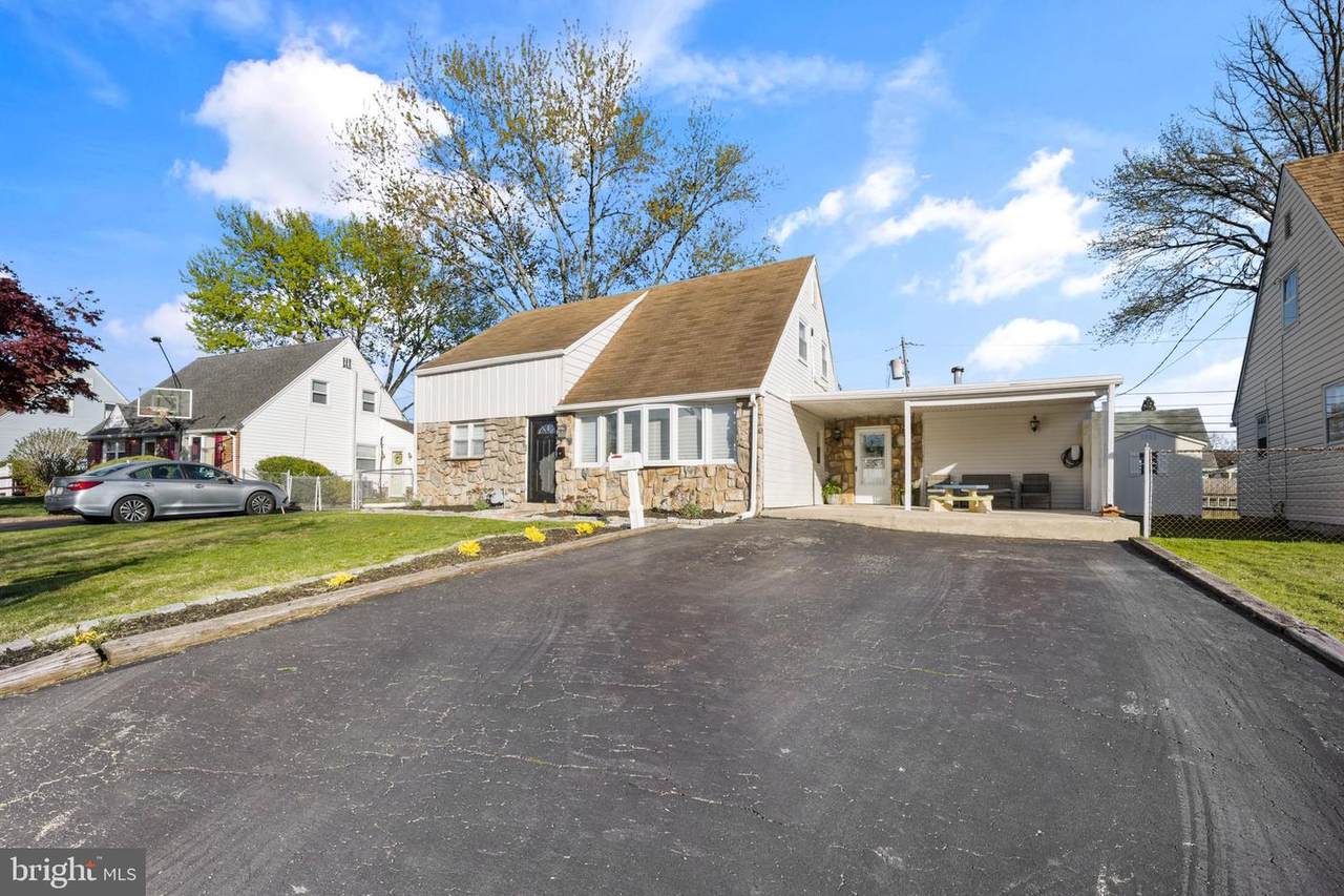 726 Hickory Road - Photo 1