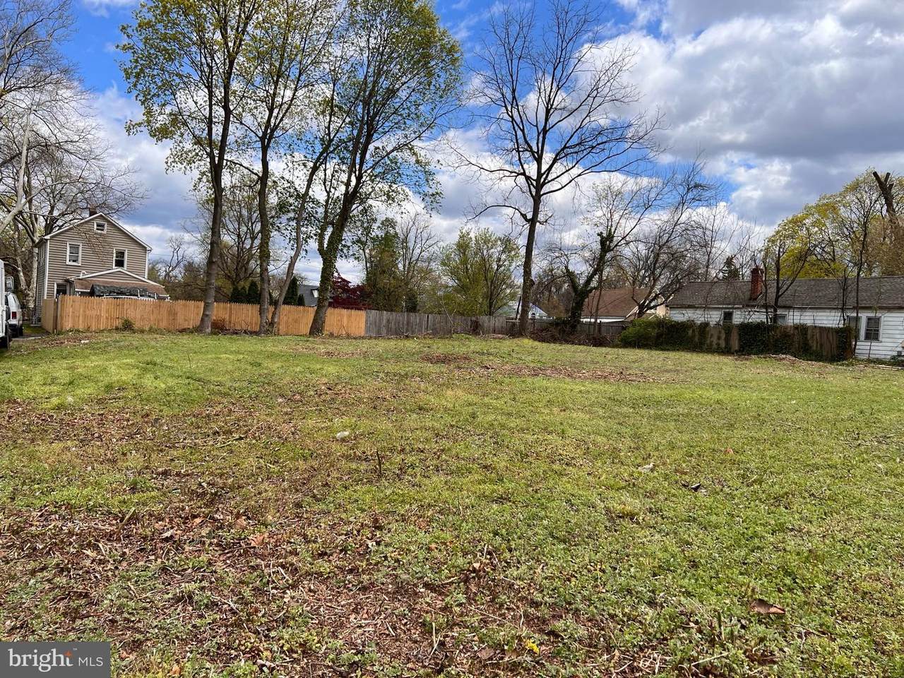 8 Field - Photo 1