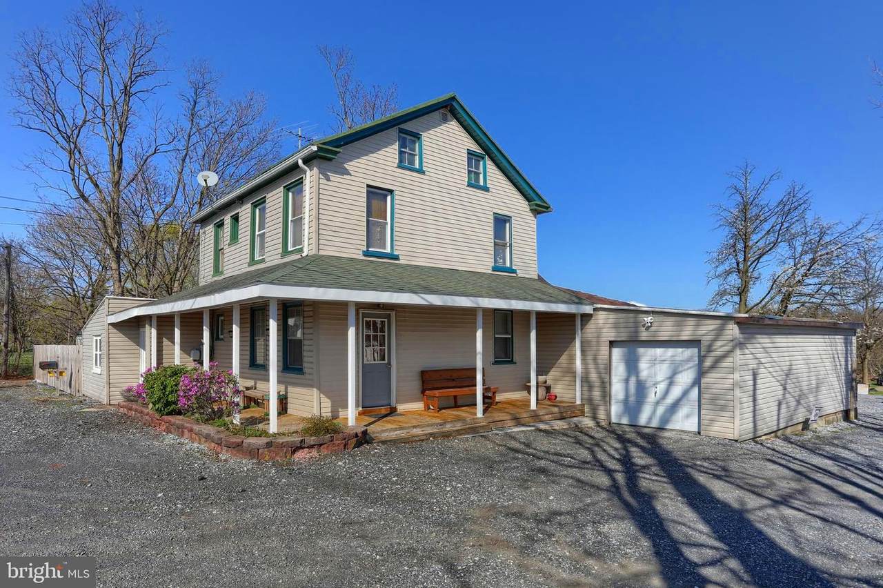 1678 7TH Street - Photo 1
