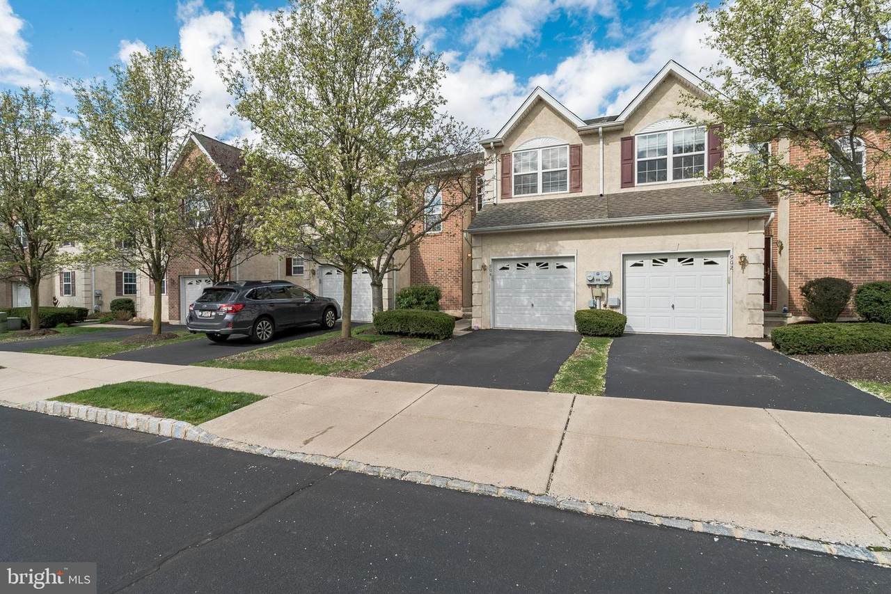 904 Vanguard Drive - Photo 1