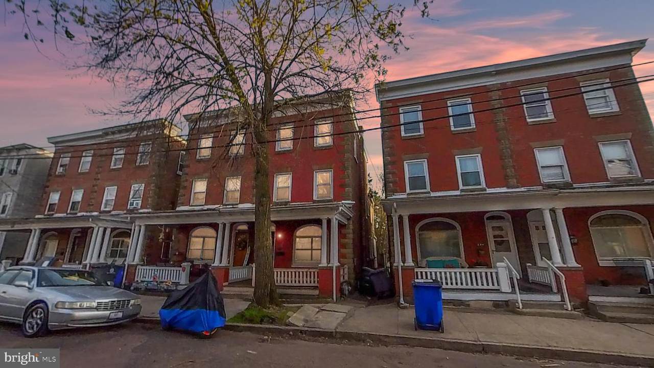 236 Oak Street - Photo 1