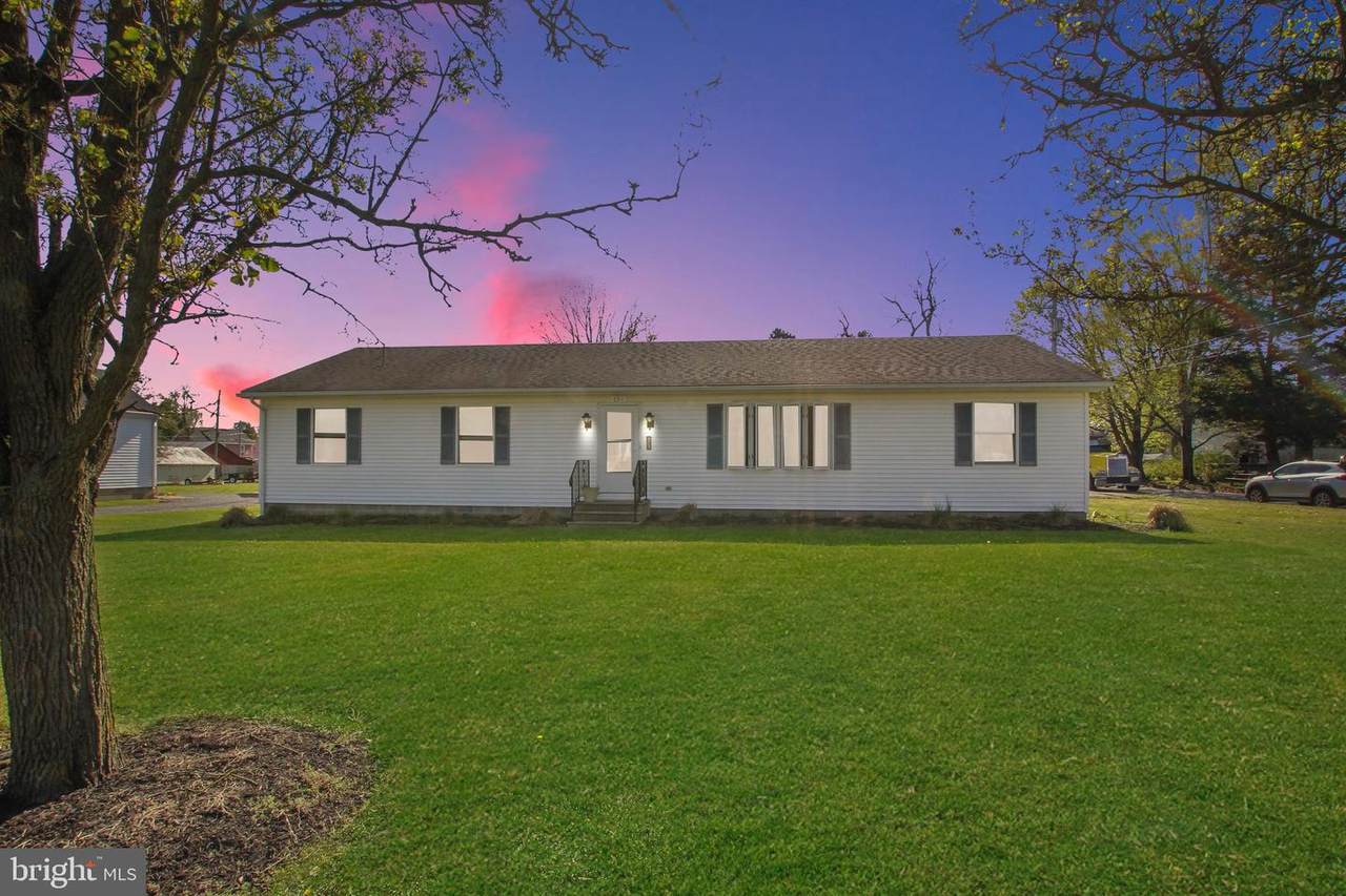 201 Sunrise Avenue - Photo 1