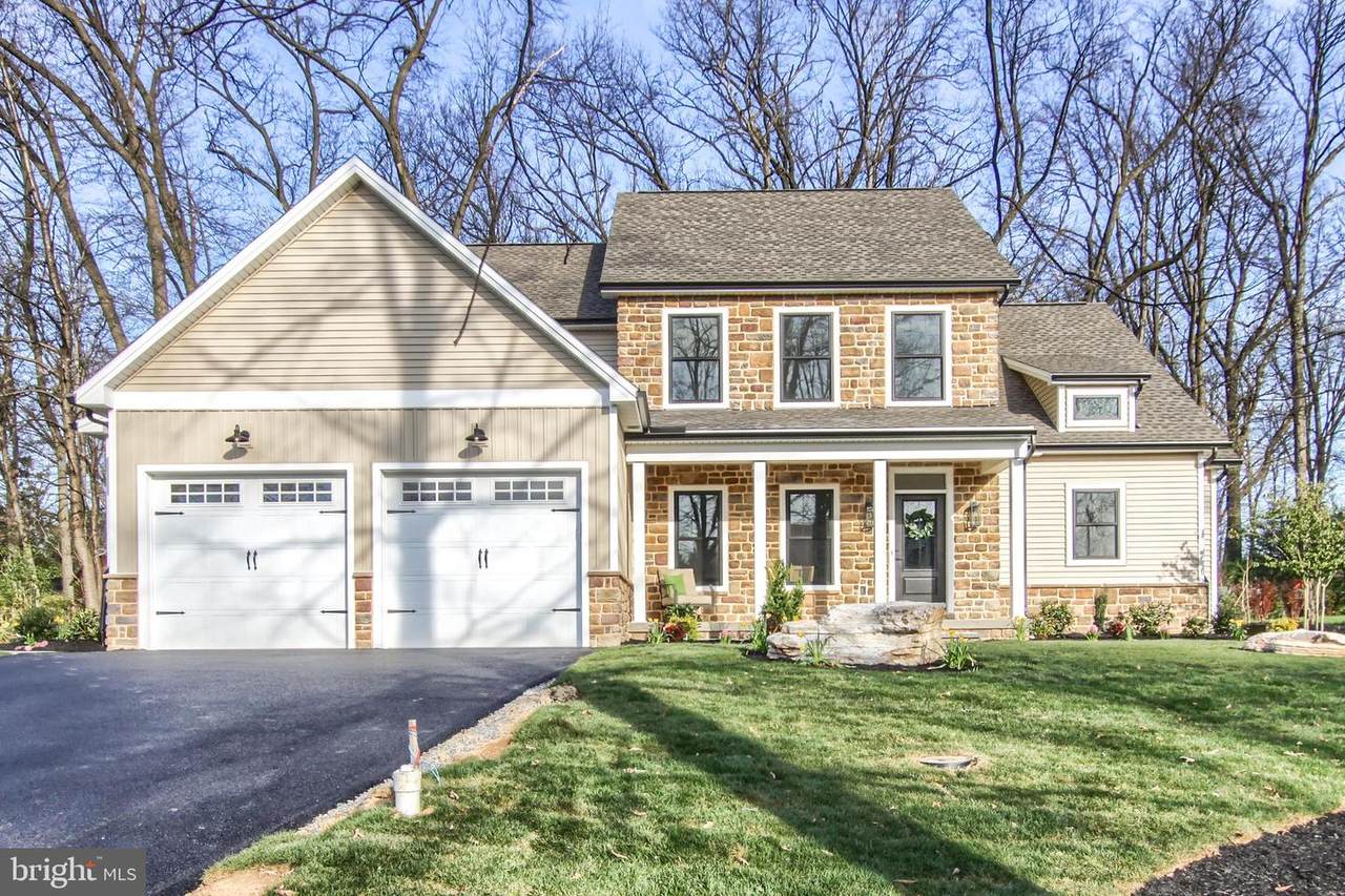 133 Stonehedge Drive - Photo 1