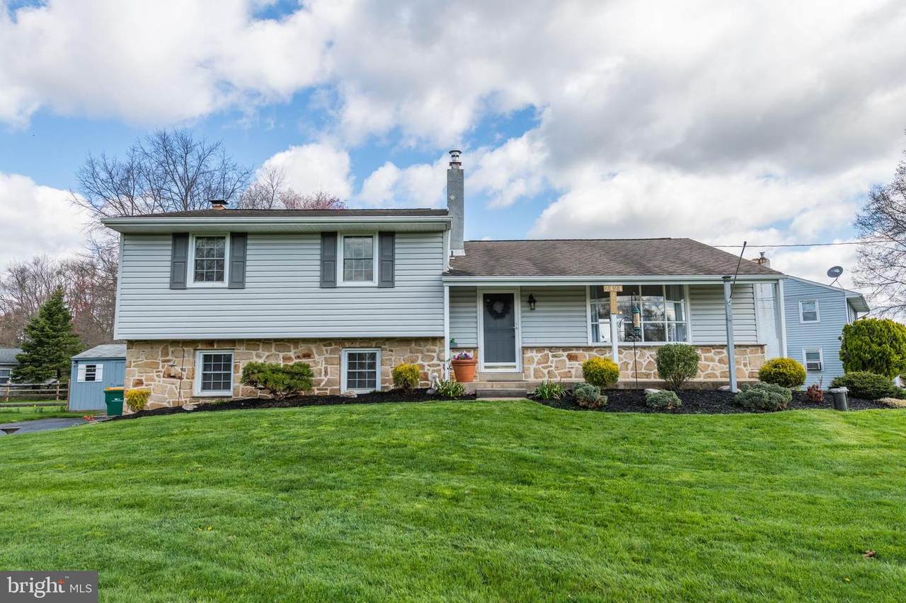 2424 Holly Lane - Photo 1