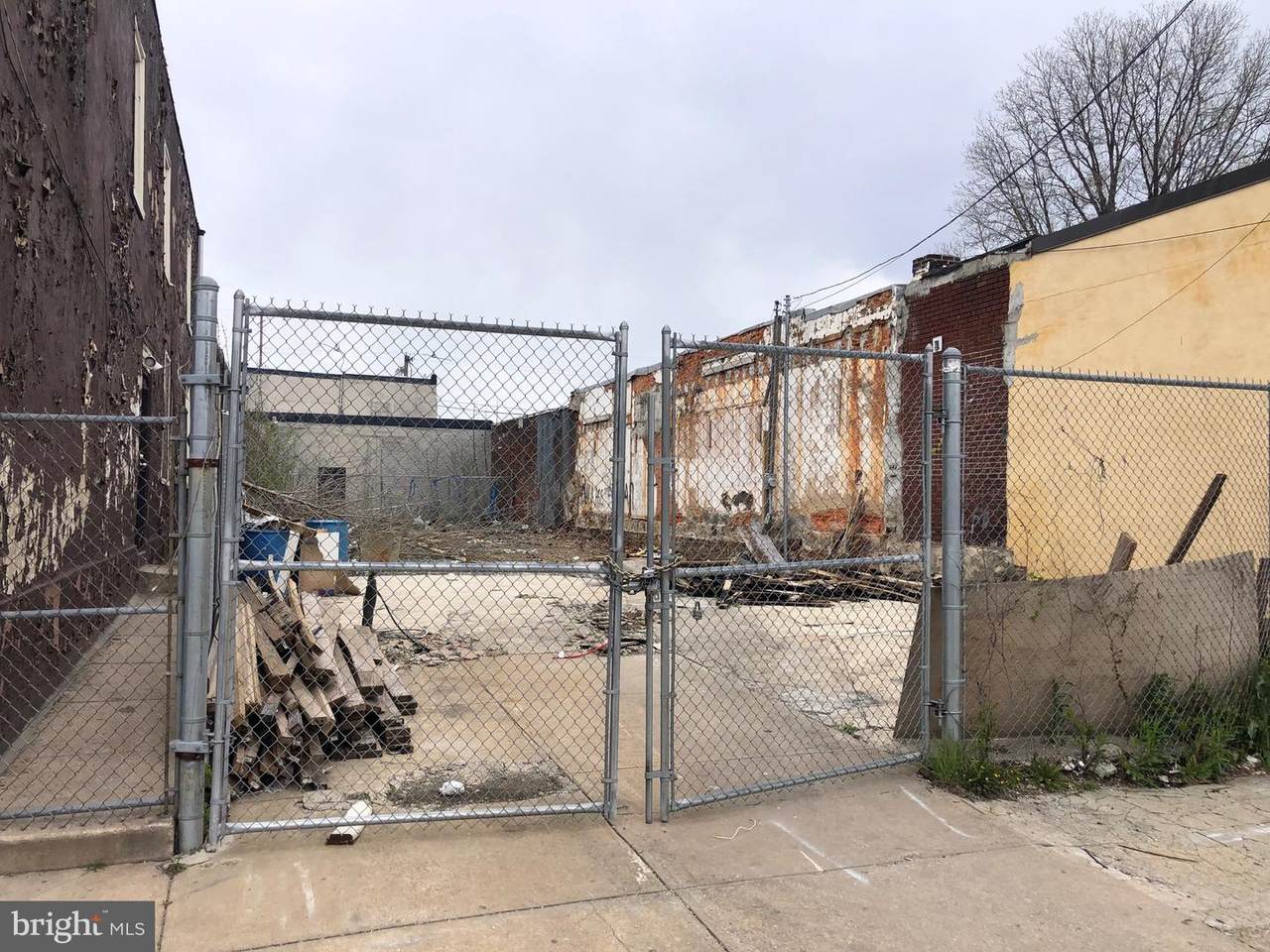 4833 Lancaster Avenue - Photo 1
