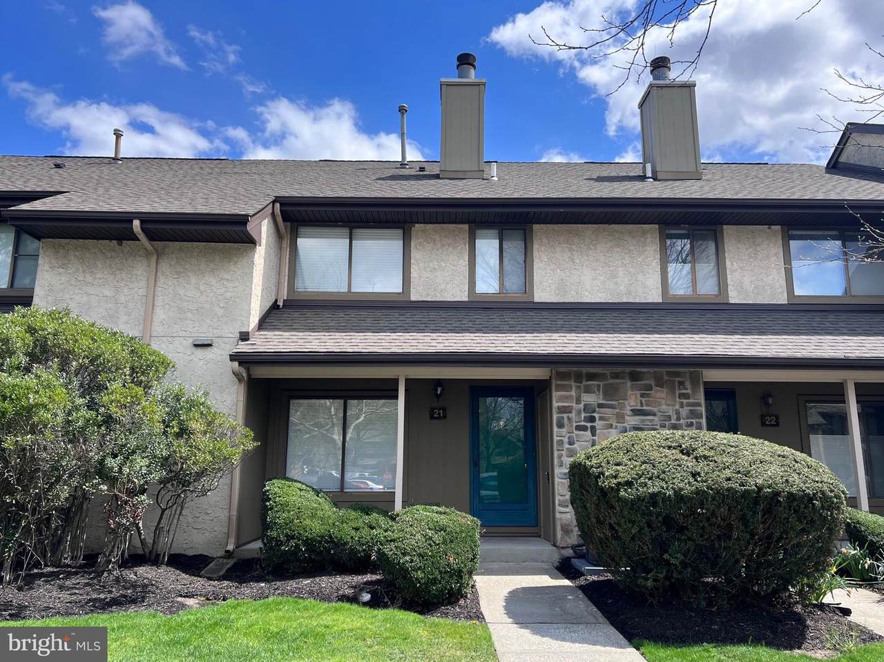 21 Hampshire Drive - Photo 1
