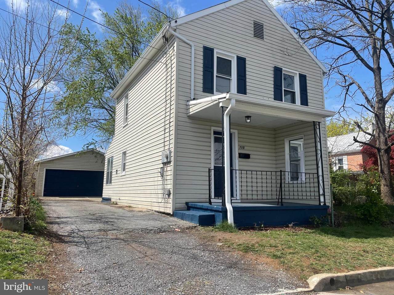 715 Bowers Street - Photo 1